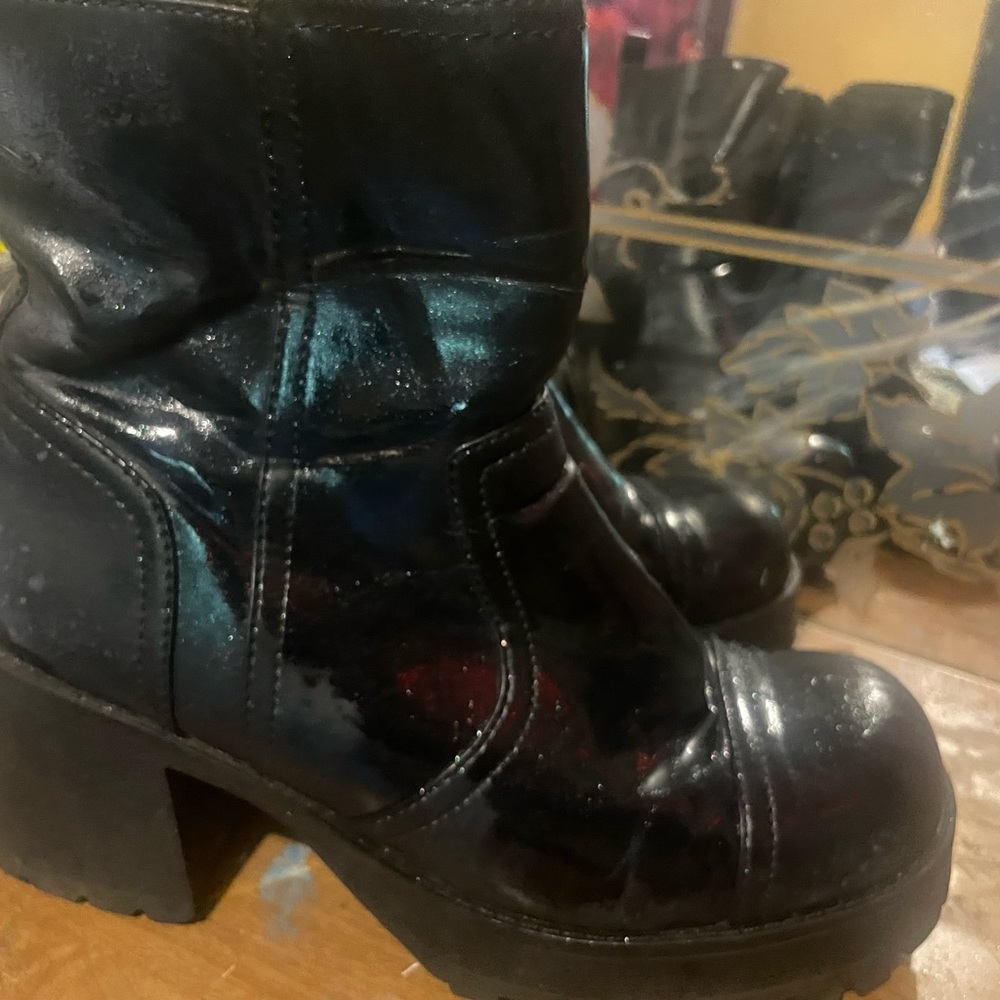 mudd black leather boots. size 11